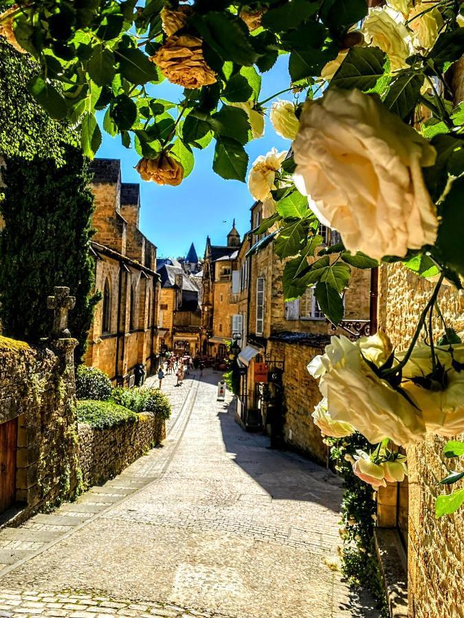 Centrally Located Sarlat Apartment With Medieval Town Views Exterior foto