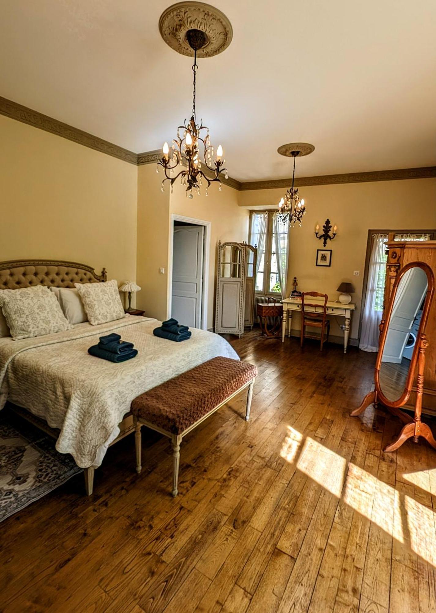 Centrally Located Sarlat Apartment With Medieval Town Views Exterior foto