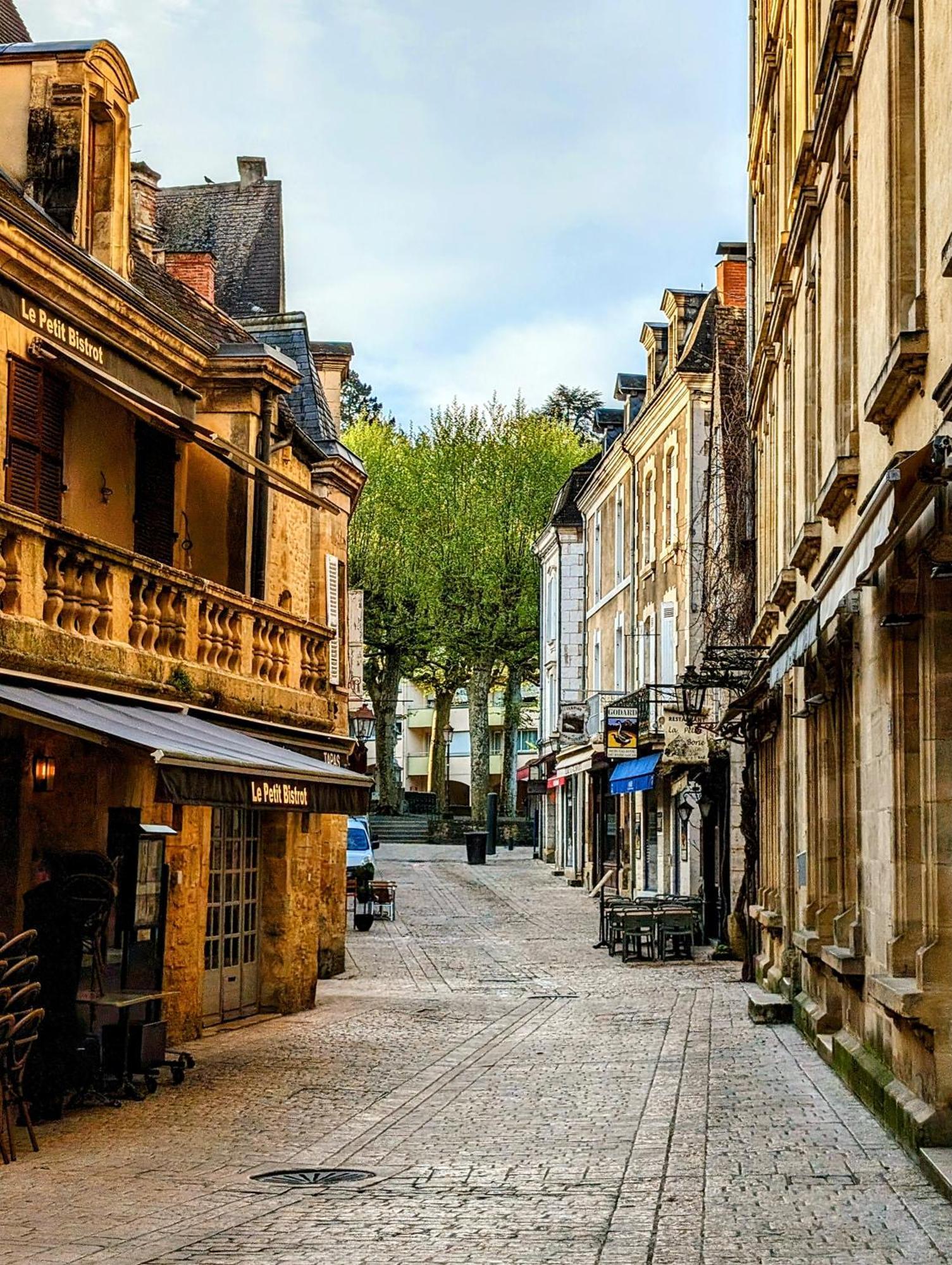 Centrally Located Sarlat Apartment With Medieval Town Views Exterior foto